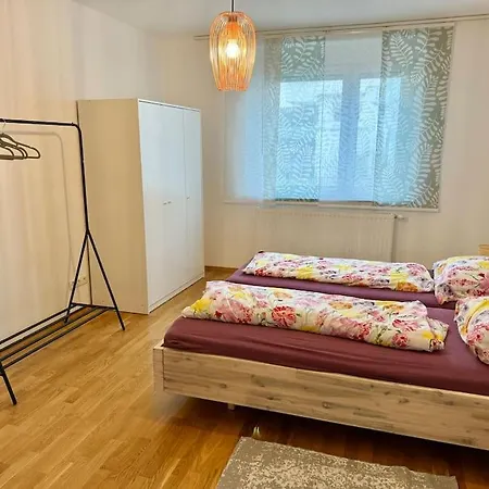 Happy Near Airport & Free Parking Apartamento