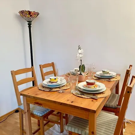 Happy Near Airport & Free Parking Apartamento